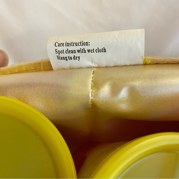 Tupperware Vintage Picnic Set, Insulated 2 strap shoulder bag with Polka Dots - Picture 11 of 13